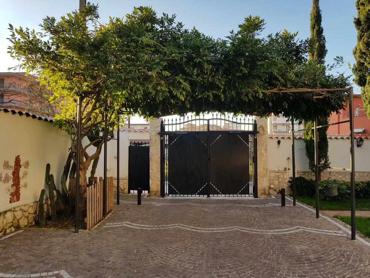 Tabor 1 casa vacanza in villa Napoli Esterno foto